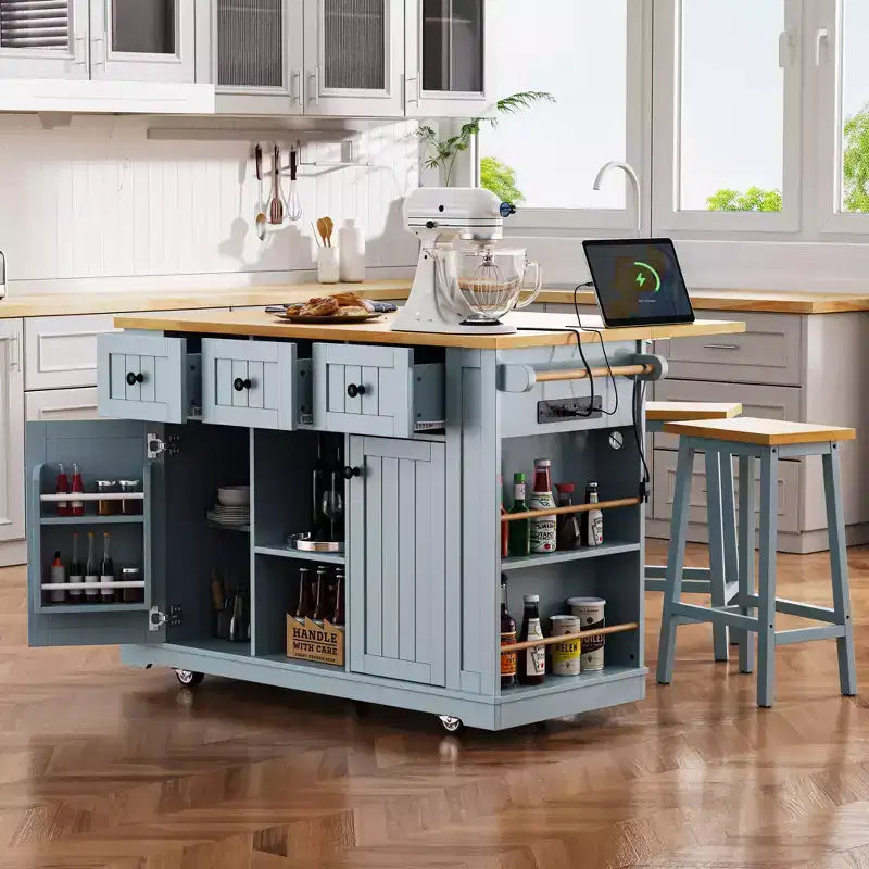 Isla de cocina grande con 2 taburetes de bar y toma de corriente, carrito de almacenamiento de cocina con 5 ruedas y alas abatibles
