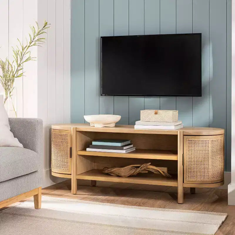 Mueble de TV con puertas de caña para televisores de hasta 60 pulgadas