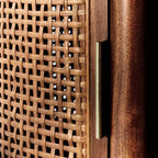 Mueble de TV con puertas de caña para televisores de hasta 60 pulgadas